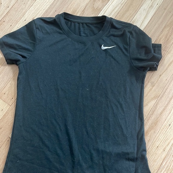 Nike Tops - Women’s xs hunter green dry wick tee